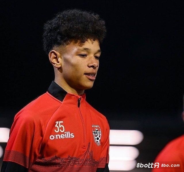 回声报：利物浦将签爱尔兰15岁边锋新星多赫蒂