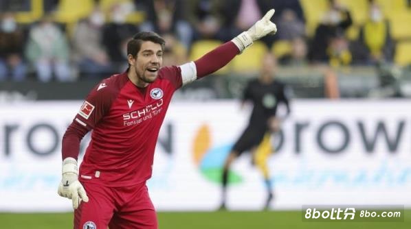 罗马诺:曼城与奥尔特加达成全面协议,后者将担任二号门将