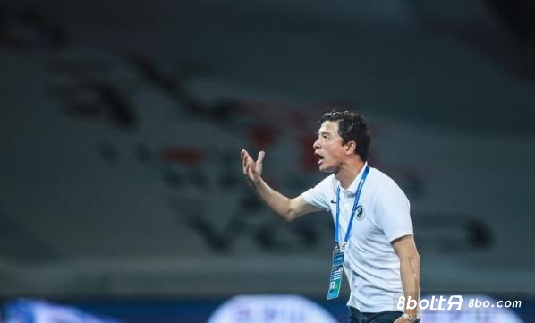 东体：此前全华班得分转换率不高，但谢晖轮换战术“赌”赢了