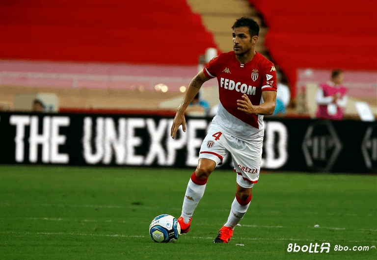 法布雷加斯与科莫达成口头协议,将签约两年