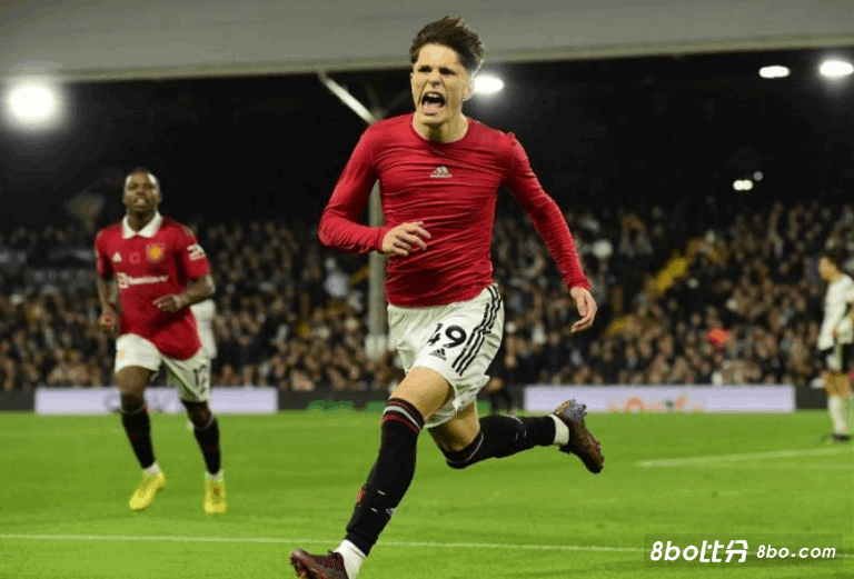 加纳乔接近与曼联续约，滕哈赫希望给他涨薪但不至于太多