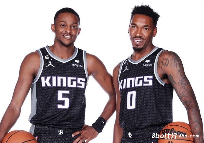 状态一般！福克斯半场13中5拿14分&次节7中1仅3分