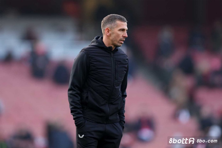 邮报：狼队后卫乔尼被内部禁赛，因训练中肘击队友&朝教练吐口水