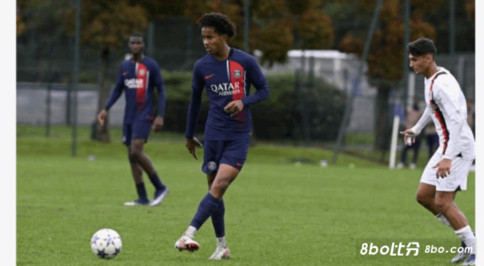 队报：多特有意巴黎17岁中场马尤卢，希望几周内敲定明夏免签