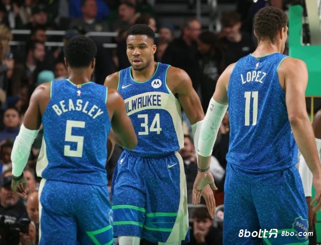 利拉德:当字母哥向前冲时对手会为他准备一堵墙 他知道我的位置