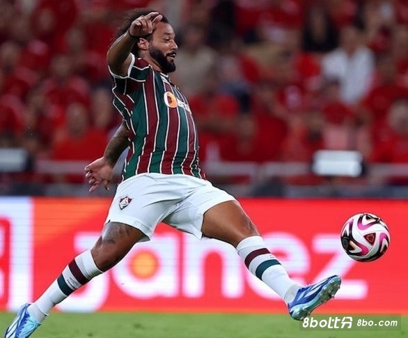 马塞洛谈格拉利什和梅洛冲突： 他有1座世俱杯我有4座