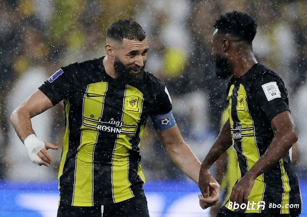 沙特知名评论员怒斥本泽马，球迷则称其为失败之子