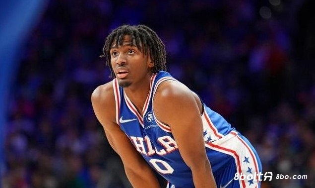 纳斯：对手防得很努力 马克西今晚打得很难受