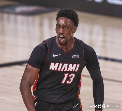 阿德巴约15中9拿下26分15板5助3帽