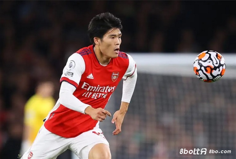 意天空：金玟哉依旧无法替代，空金那不勒斯有意在冬窗引进富安健洋