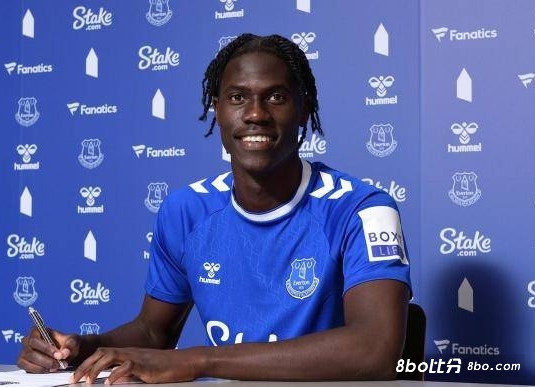 英媒：阿森纳在谈阿马杜