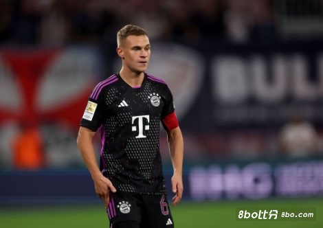 德国天空：基米希对拜仁至今不谈续约感到意外，不排除离队