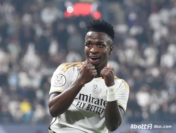 维尼修斯：我不是圣人，有时话太多，但我想要努力变得更好