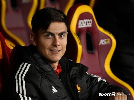 意媒：迪巴拉恢复正常训练周末可复出，斯莫林参加罗马全队会议