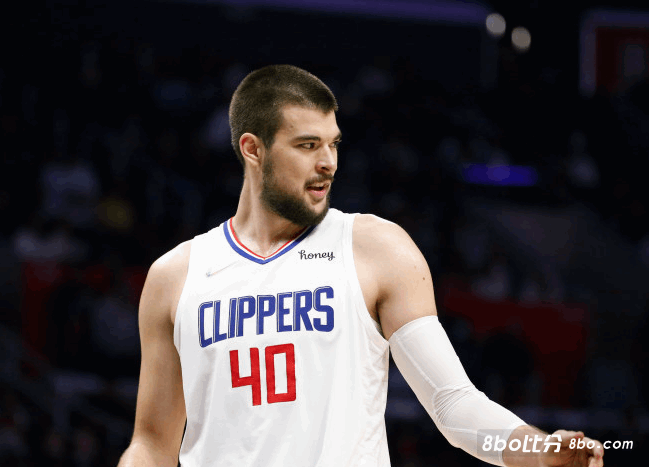 祖巴茨：球队状态很好&暂时没我能顶住 现在受伤比季后赛受伤好