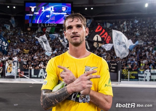 对奥纳纳表现不满？滕哈赫关注拉齐奥门将普罗维德尔