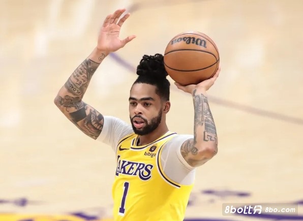 近期还是挺稳的！拉塞尔湖人生涯首次单场至少25分10助