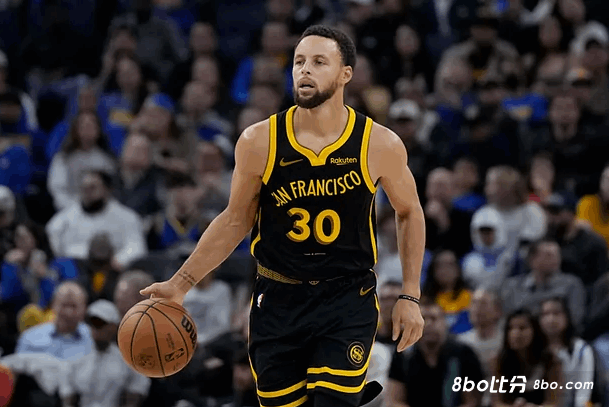 带不动！库里本赛季场均27.3分5助攻 勇士其余首发均值为12.1分3.1助攻