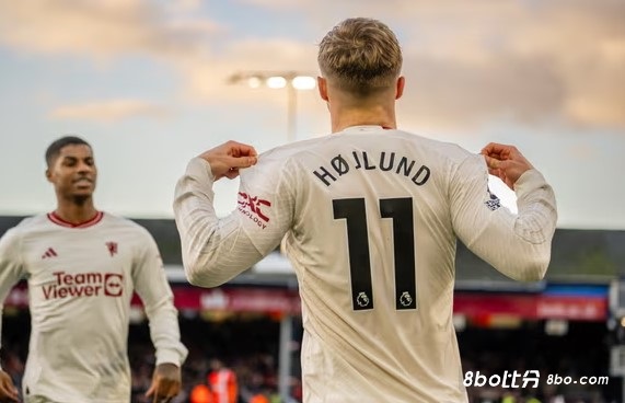 这不好起来了！霍伊伦：我不停地搓手因为真的很紧张，感谢队友和教练支持