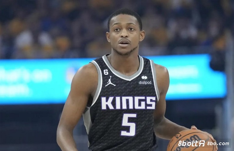 伤病困扰！福克斯：这段时间在处理肩伤 但一直没弄明白具体是怎么回事