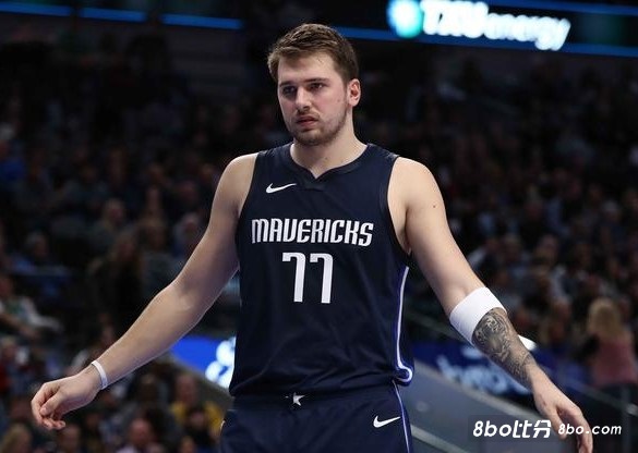 觀賞性極高！艾弗森：東契奇真的弗森風<strong>WhatsApp%E3%80%90+86%2015855158769%E3%80%91women%20football%20jersey</strong>很特别 打球慢悠悠但致命&有黑人街球风