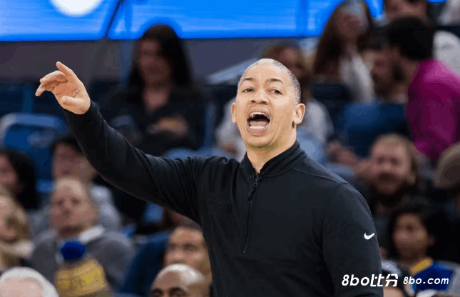 化学作用不断升华!卢:队内四巨头总是在不断沟通 他们都愿意为了球队牺牲