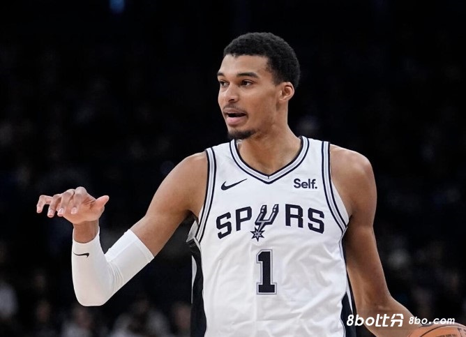 来自状元的低调！文班：年度最佳新秀的角逐还没结束 我们还剩20多场比赛呢