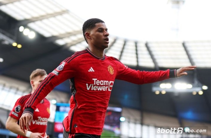 沃克：在国家队我们叫拉什福德金刚脚，埃德森对此也无能为力