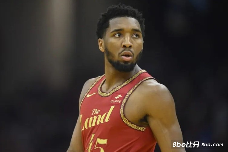 早日康复！米切尔接受PRP注射以治疗左膝骨挫伤 将缺席3场