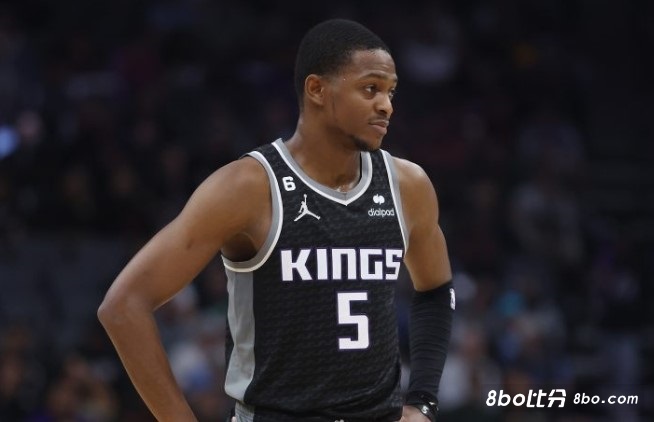 打铁！福克斯：我错失了很多平时能进的球 火箭抓住了我们所有的错误