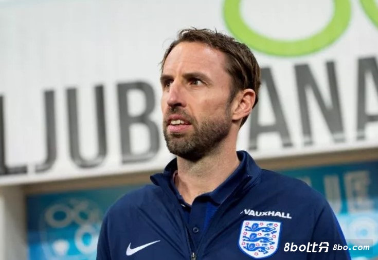 率队夺冠？索斯盖特：眼下目标是欧洲杯，我主动提出暂时先搁置续约的讨论