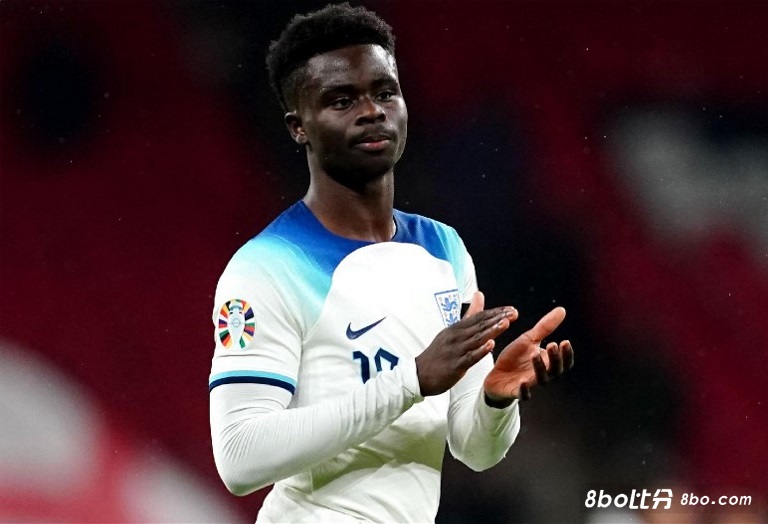 萨卡已经离开了英格兰训练基地，这是球队的预防措施