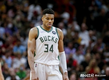 希望没大碍！字母哥左小腿比目鱼肌拉伤，将缺席最后三场常规赛