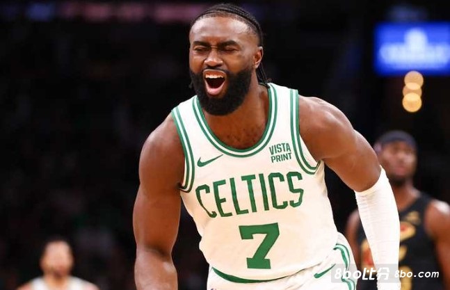 布朗：队中有很多进攻威胁，提高自己的效率是我的首要任务