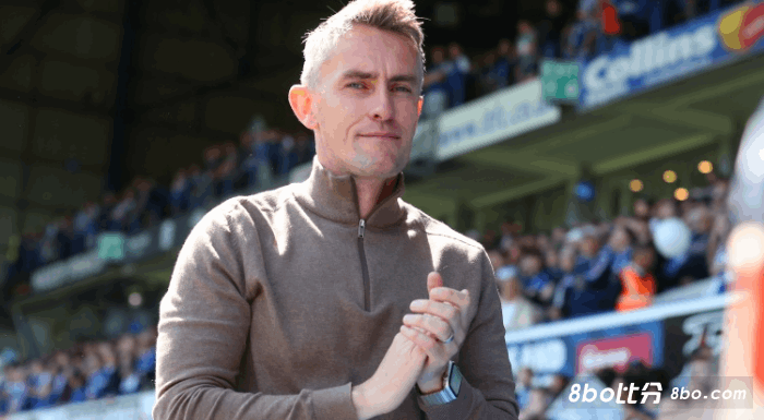 卫报：布莱顿想签伊普斯维奇主帅麦肯纳，面临曼联、切尔西竞争