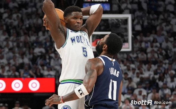 欧文：没有什么能比和爱德华兹对位更好的了，爱他的无所畏惧