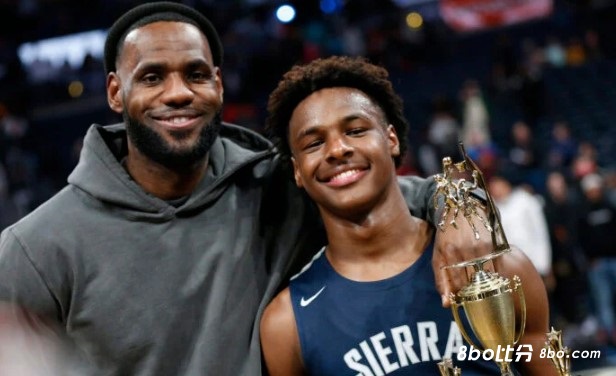 布朗尼：选秀是严肃的事，不觉着有人会为了得到我父亲而选我