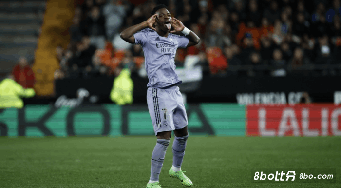 维尼修斯:我是种族主义族主种族主义的刽子手,让其他种族主义者躲在阴影里吧