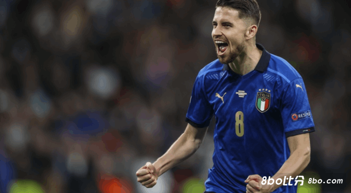 若日尼奥单场成功传球120次，2016年后欧洲杯比赛中场球员最多