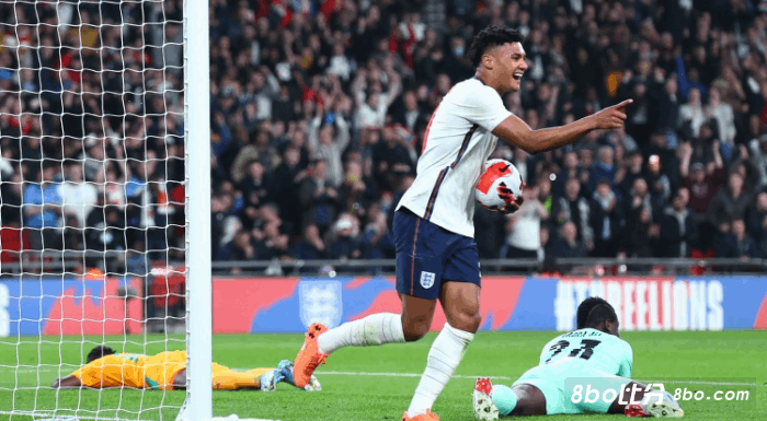 沃特金斯：人们都想击败英格兰队 尤尔曼德的进球确实精彩