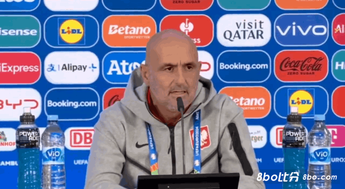 波兰主帅：莱万目前状况良好 我们既要展现侵略性也要踢得漂亮