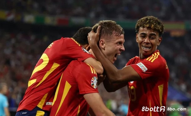 欧洲杯MVP热门！亚马尔1球3助&奥尔莫3球2助，两人都出自拉玛西亚