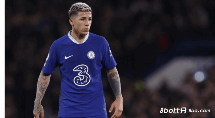 邮报：恩佐可能因种族歧视风波面临最多12场禁赛&罚款两周工资