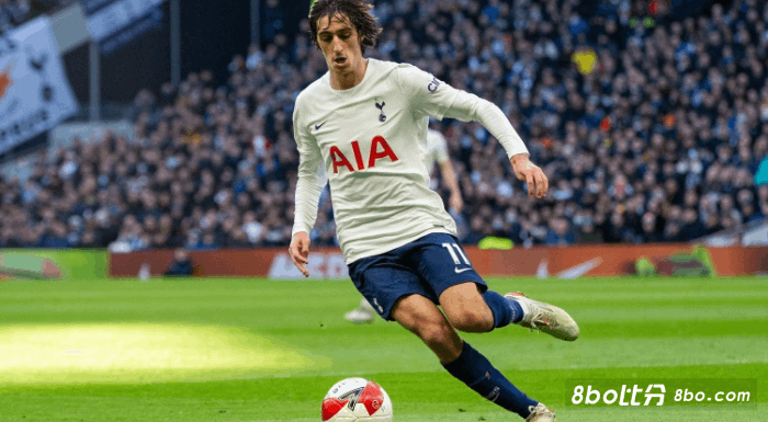 每体：赫罗纳有意托特纳姆热刺前锋布莱恩