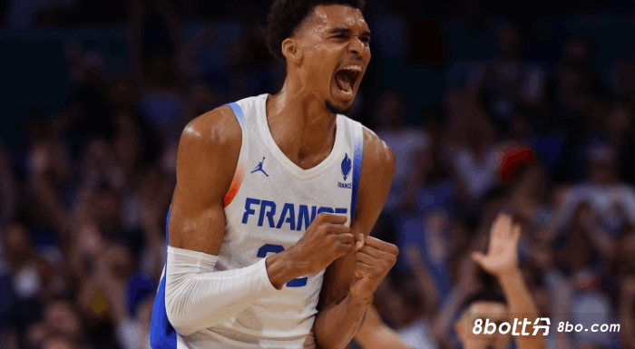 文班谈奥运首秀：27000人为我们加油不可思议 观众是比赛的第六人