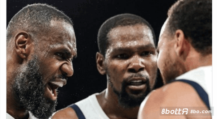 深夜激动发文！詹姆斯晒与杜库庆祝照：还差一场！