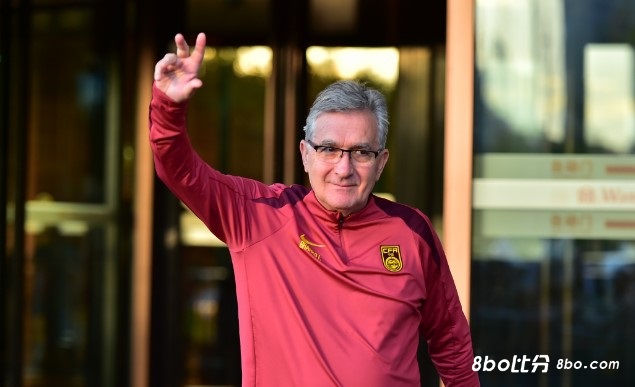 津媒：伊万科维奇经常工作到深夜，教练组找到国脚交流鼓舞士气