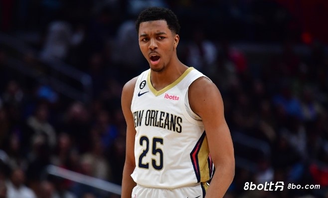 Lowe：墨菲已经是个很优秀的角色球员了，想看看他如何发展进攻端