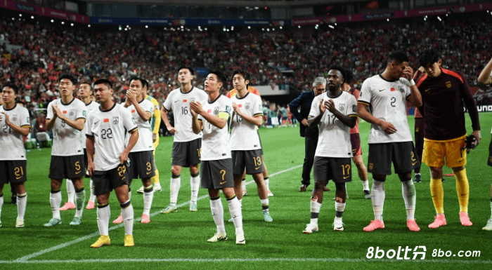 记者：国足输日本7个绝对不正常，这场0