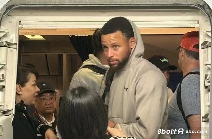 太火爆！库里中国行的最高档黄牛票报价8500元！